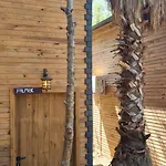 Reflections Camp פאראליה