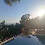Reflections Camp אתר קמפינג פאראליה