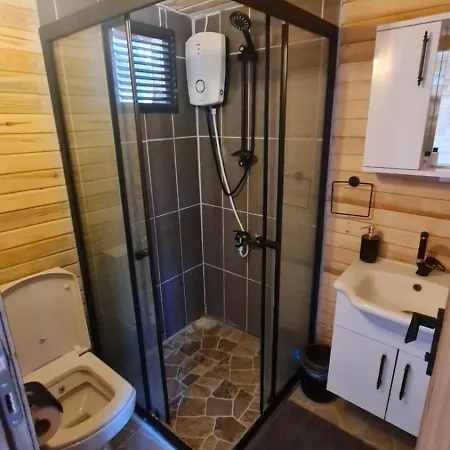 Reflections Camp キャンプ場 ファラリア