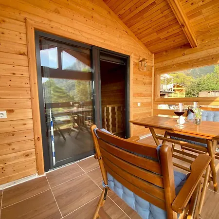 Reflections Camp * ファラリア