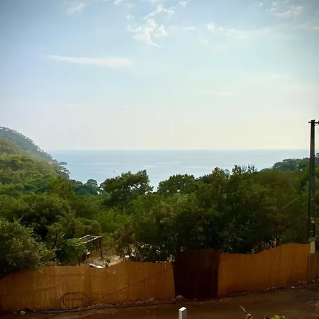 Reflections Camp אתר קמפינג פאראליה
