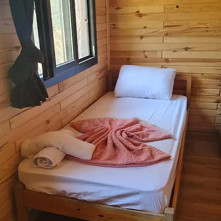 Reflections Camp פאראליה