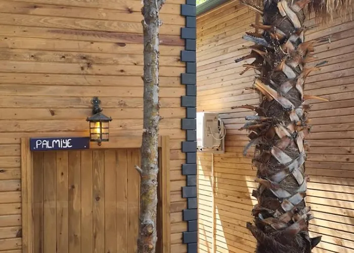 Reflections Camp פאראליה