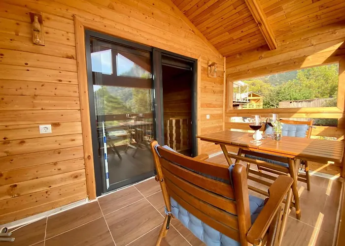 Reflections Camp * פאראליה