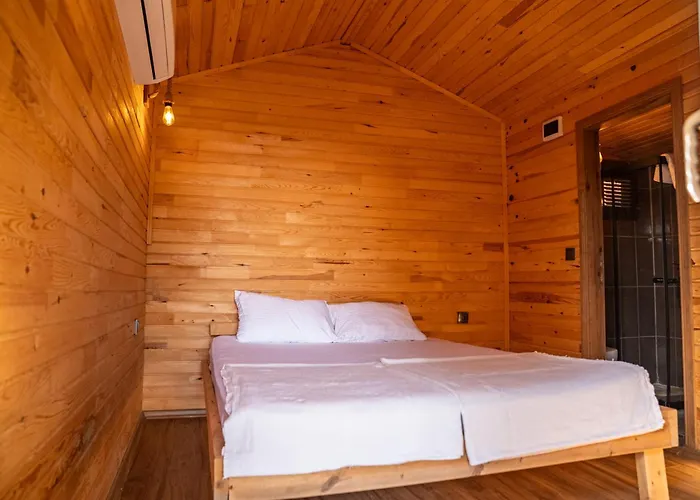 Kemping Reflections Camp