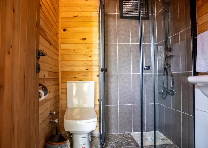 Reflections Camp פאראליה